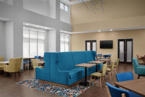 Hampton Inn & Suites Tupelo/Barnes Crossing - image 13
