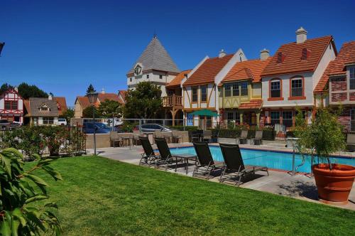 ทัศนียภาพภายนอกโรงแรม, Royal Copenhagen Inn in โซลแวง (CA)