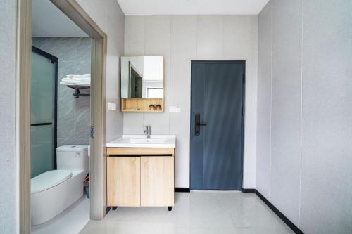 栖云居酒店 上海浦东机场店Shanghai Qiyunju Hotel - 24-hour free airport pick-up and drop-off Airport, 24-hour professional butler service, spacious room layout with great sense of space, relaxing spa massage service, Shanghai (photo 6)