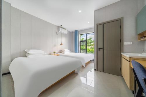 栖云居酒店 上海浦东机场店Shanghai Qiyunju Hotel - 24-hour free airport pick-up and drop-off Airport, 24-hour professional butler service, spacious room layout with great sense of space, relaxing spa massage service, Shanghai (photo 10)