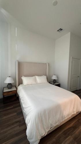 Wallace Luxurious, Лос-Анджелес (фото 4)
