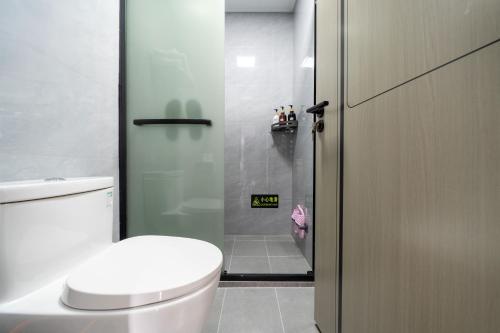 栖云居酒店 上海浦东机场店Shanghai Qiyunju Hotel - 24-hour free airport pick-up and drop-off Airport, 24-hour professional butler service, spacious room layout with great sense of space, relaxing spa massage service, Shanghai (photo 9)