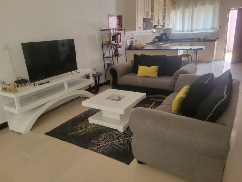 1 bedroom apartment Near Twin Palms Mall in Chelston