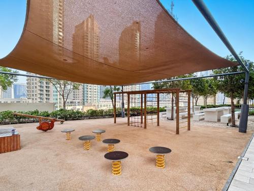 Downtown Comfort Spacious 1BR in Burj Royale, Dubai (photo 7)