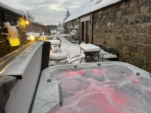 Jardín, Stunning Country House - Cinema, Games Room & Hot Tub in Inverurie