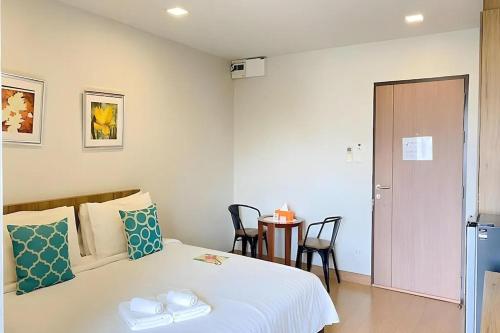 Casa Luxe Hotel and Resident Room Type - King Room