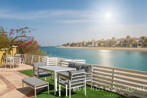 LUX - The Ocean Pearl Villa, Dubaï