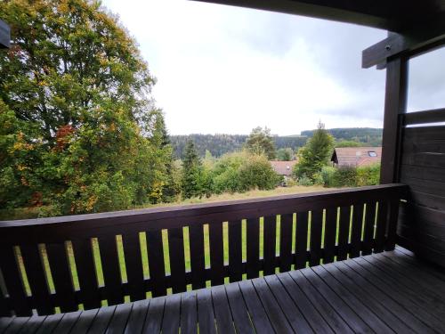 Zimmer mit Küchenzeile in einer abgelegenen ehemaligen Hotelanlage, Vohenstrauß (Foto 2)