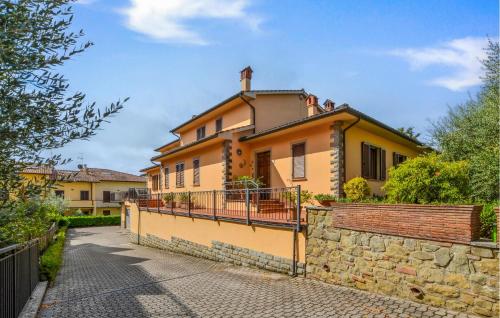 3 Bedroom Awesome Apartment In Monte San Savino