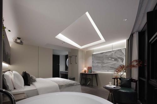 Changliu ·S Skyview Hotel - image 4