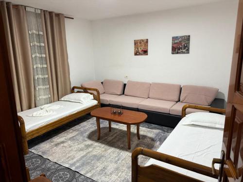 Noemi's Home in เมเซซ-ฟูเช