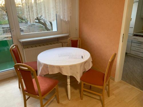 Unterkunft in Schwerin, Ferienwohnung, möbliert f 4 Personen (Unterkunft in Schwerin, Ferienwohnung, mobliert f 4 Personen) in West-stadt