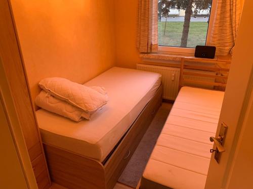 Unterkunft in Schwerin, Ferienwohnung, möbliert f 4 Personen (Unterkunft in Schwerin, Ferienwohnung, mobliert f 4 Personen) in West-stadt