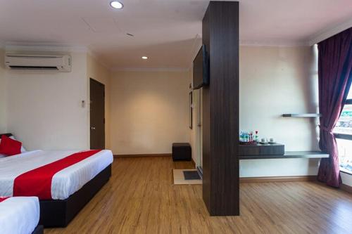 1 king bed, 1 queen bed