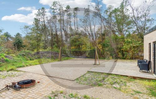 Vista exterior, 4 Bedroom Awesome Home In Thyholm in Thyholm