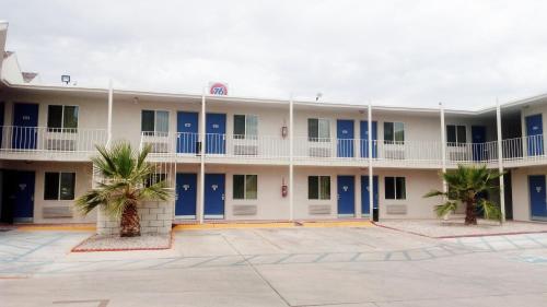 Motel 6-Blythe, CA - South