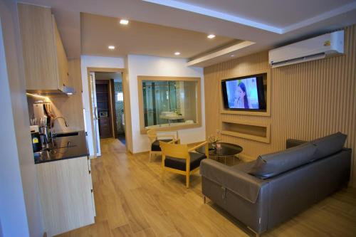 Platinum Hotel and Apartments