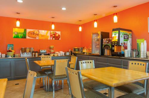 Quality Inn Carthage in Carthage, USA
