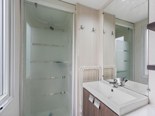 Holiday Home Prima Plus by Interhome in Dolní Chabry