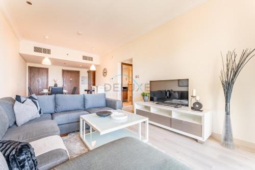 1BR Near Burj Khalifa and Dubai Mall, Easy Access to Dubai Marina and Palm Jumeirah by Road or Metro, BLVD Walk, Downtown Dubai by Deluxe Holiday Homes, Dubaj (zdjęcie 7)