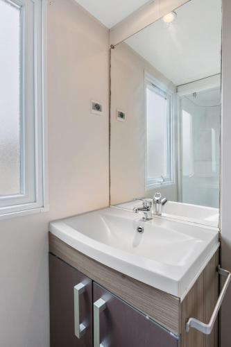 Holiday Home Prima by Interhome in Dolní Chabry