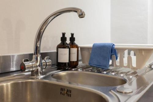 Central City Stay, 2 Bed 2 Bath, Sleeps up to 7, Netflix, Liverpool (photo 9)