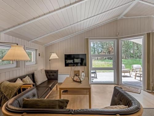 Holiday Home Batsha - 1-7km from the sea by Interhome in Bredmose