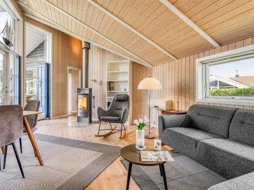 Holiday Home Winona - 250m from the sea by Interhome in Faxe Ladeplads