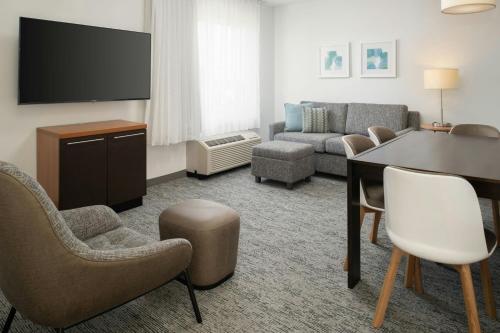 1 queen bed