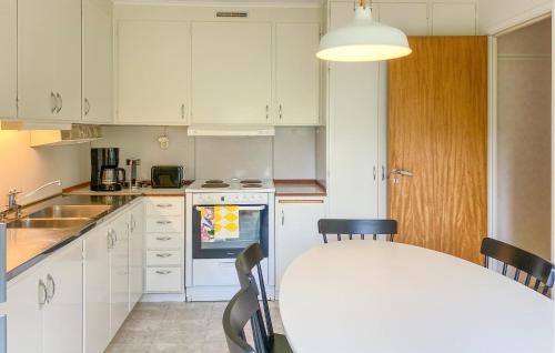 Konyha, Beautiful Apartment In Pauliström (Beautiful Apartment In Paulistrom) in Kvillsfors
