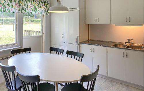 Konyha, Beautiful Apartment In Pauliström (Beautiful Apartment In Paulistrom) in Kvillsfors