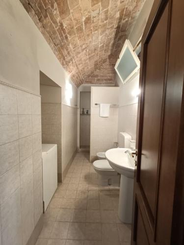 ฝักบัว, Via Angelo Brofferio - Appartamento Centro Storico in อัสตี