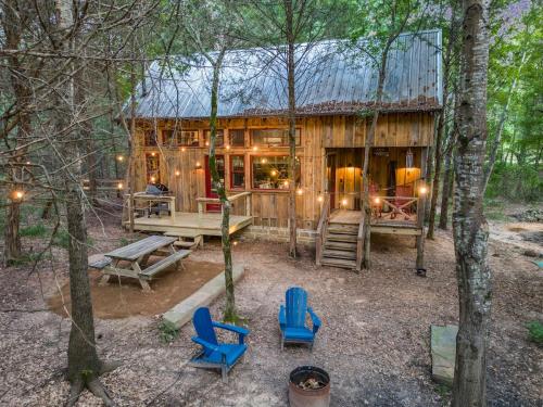 Cabin on Seven Acres with a Pond in Van (TX)