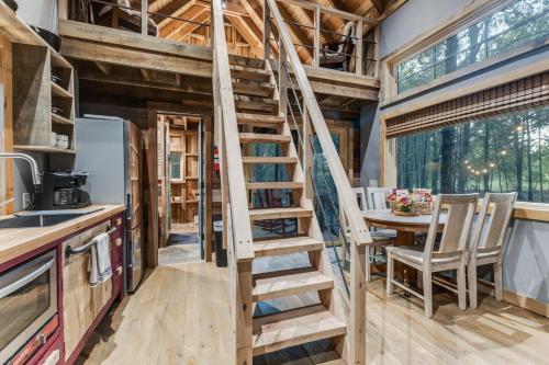 Cabin on Seven Acres with a Pond in Van (TX)