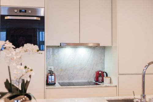 Luxury Style 2 with AC Downtown Porto near Metro, Porto (Foto 3)