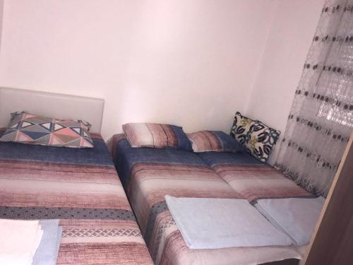 Milun Stan in Zgrade