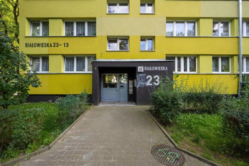 Blue Two Bedroom Apartment in Wrocław with Desk Bathtub and Balcony by Noclegi Renters - image 4