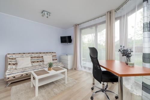 Studio z Parkingiem i Balkonem w Krakowie by Rent like home, Cracovia