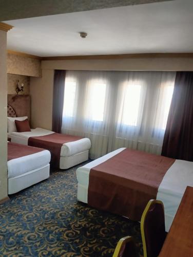 TAC MAHAL HOTEL