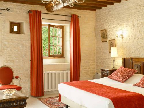 Manoir de Mathan - Chambre Junior Suite Triple PMR Résidentielle (Junior Suite Triple PMR Residentielle avec cuisine au Manoir de Mathan a Crepon 5mn d'Arromanches et) in Крепон