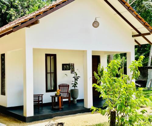 Charitha Rest in Gal Oya National Park