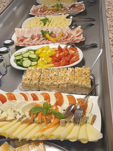 Ételek és italok, Hotel König Stefan (Hotel Konig Stefan) in Bad Deutsch-Altenburg