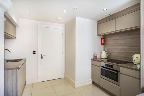 35 Cocoa Suites (parking included!)