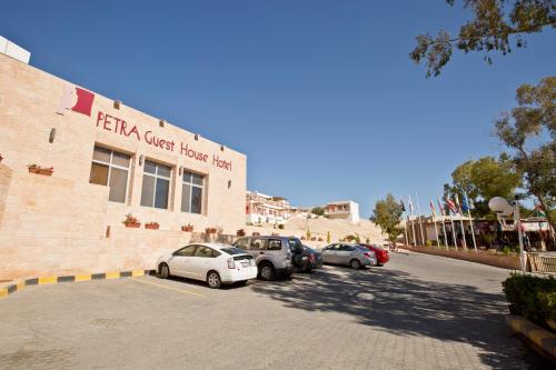 Petra Guest House Hotel