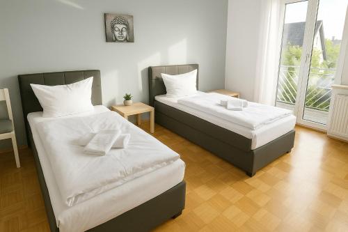2 bedrooms, 6 beds