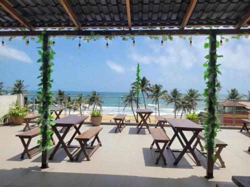 Mount Bay Hotel in Mount Lavinia Beach