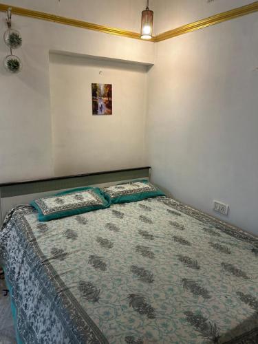 Goan studio Bandra in Bandra West