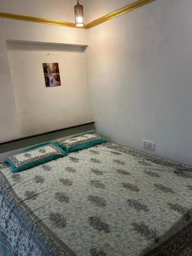 Goan studio Bandra in Bandra West