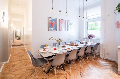 oomph Berlin Breathe the Earthy Calm of a 150sqm Home