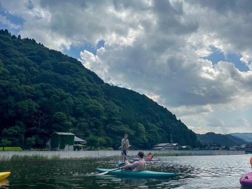 Base House Kinosaki Entire house with free shuttle & activities 送迎付きお子様無料で温泉もアクティビティも楽しめる贅沢一棟貸しステイ